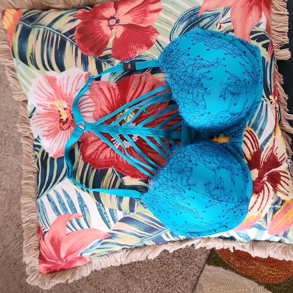 Victoria's secret teal bra 34d